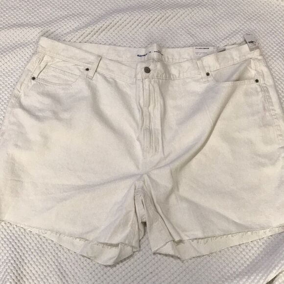 Old Navy Pants - NWT- Old Navy- 26 & 28+. Slouchy Straight Short